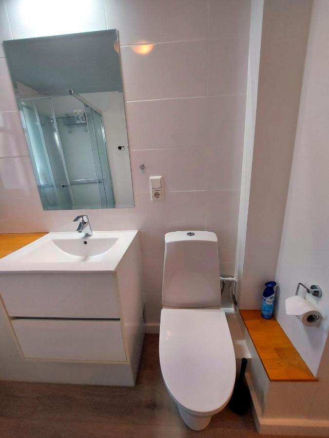 B&B Rooms Husavik 3 מראה חיצוני תמונה