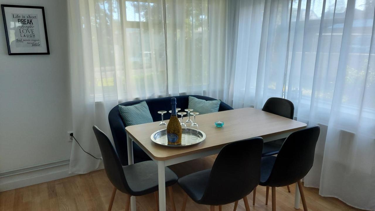 B&B Rooms Husavik 3 מראה חיצוני תמונה