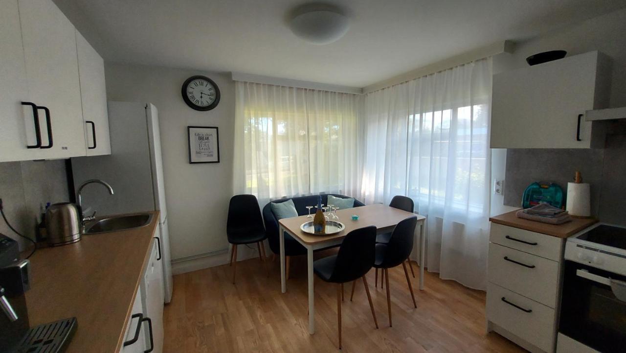 B&B Rooms Husavik 3 מראה חיצוני תמונה