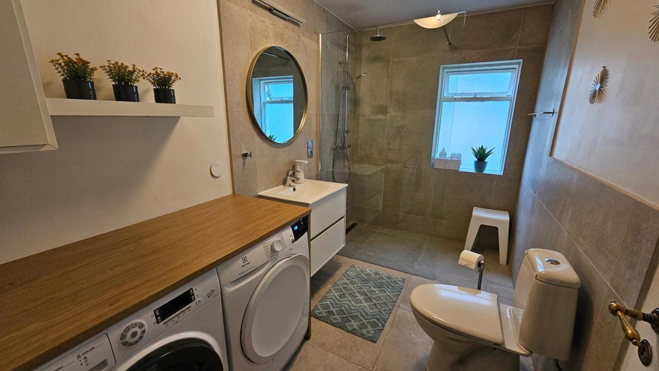 B&B Rooms Husavik 3 מראה חיצוני תמונה