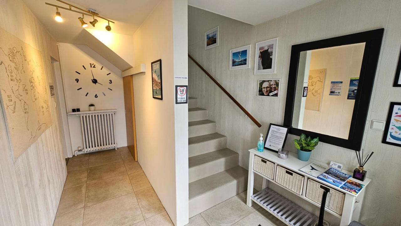 B&B Rooms Husavik 3 מראה חיצוני תמונה